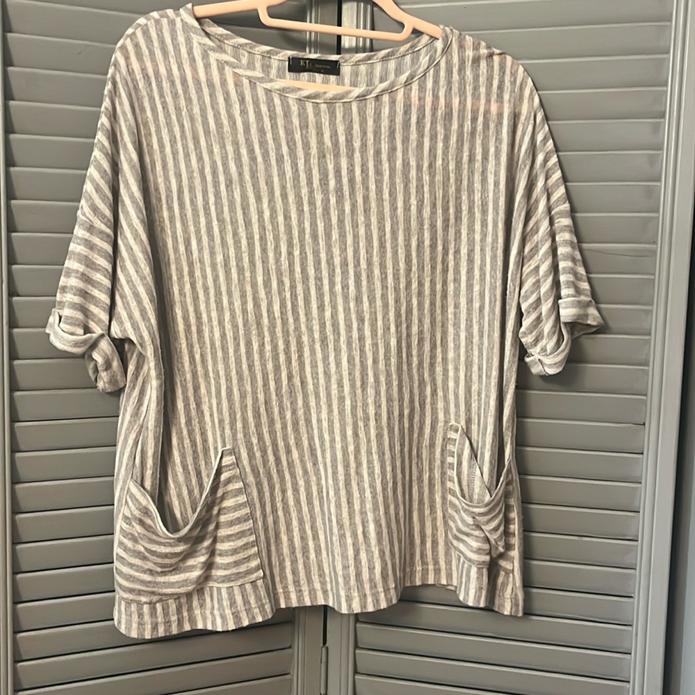 KLd Oversized Short Sleeve Striped Tee Shirt, Front Pockets, lightweight, Size M
